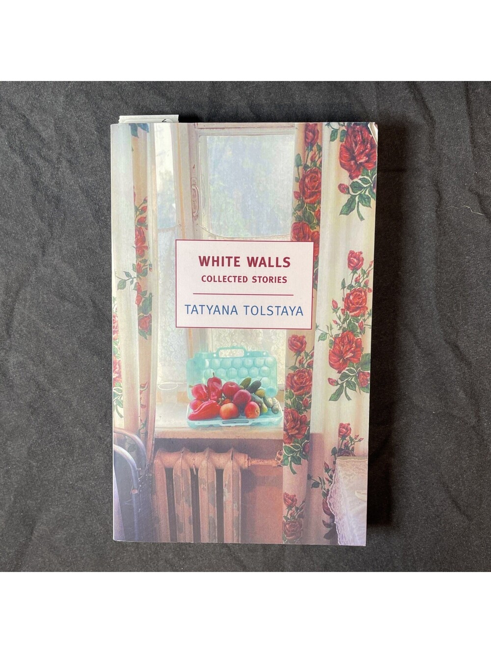 White Walls: Collected Stories by Tatyana Tolstaya (English) Paperback Book